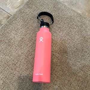 24 oz Hydro Flask water bottle